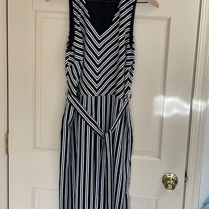 Never been worn size 10 Banana Republic jump suit.